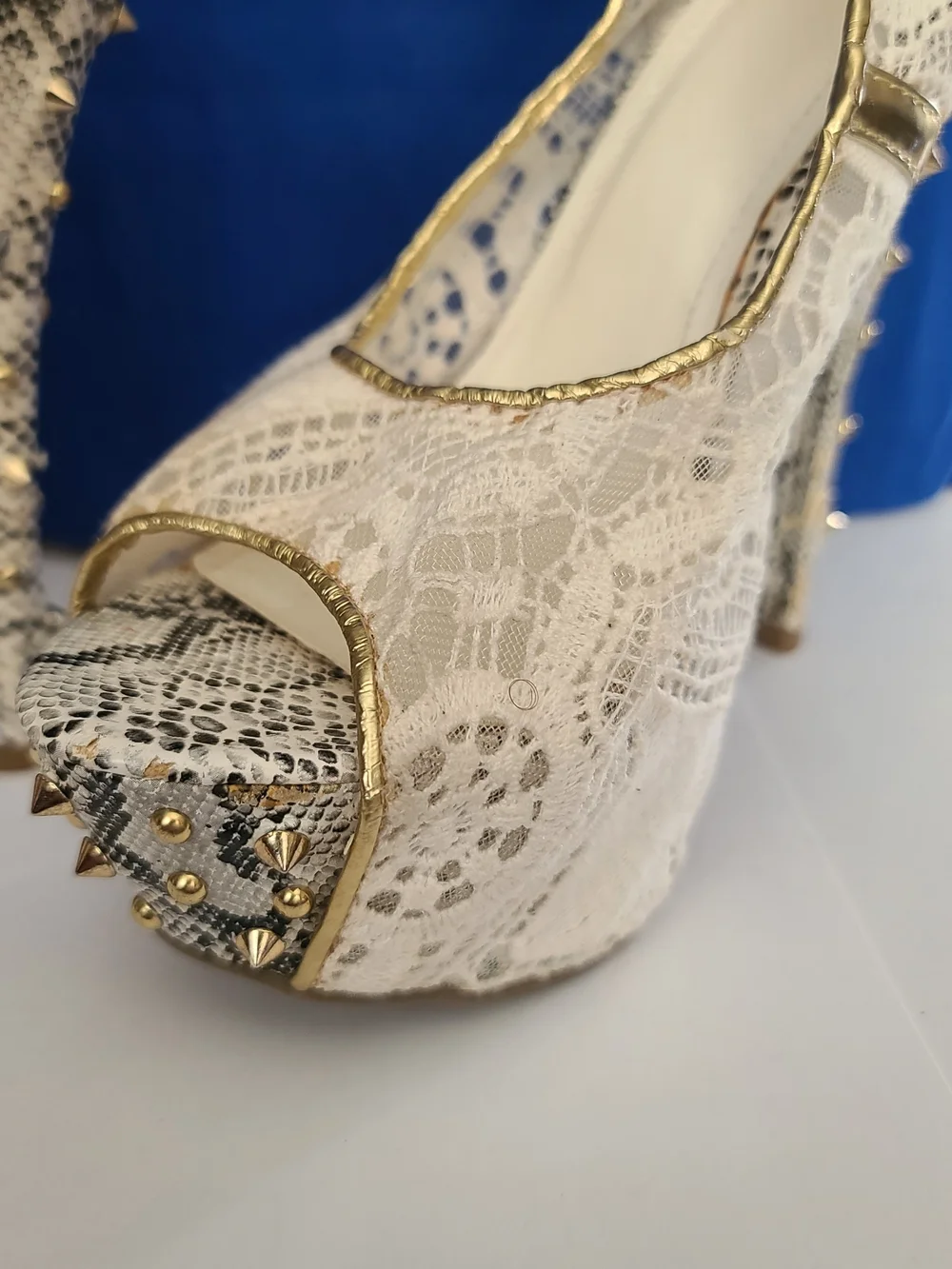 Scene Weaver White Lace Peep-Toe Stiletto Heels with Gold Trim